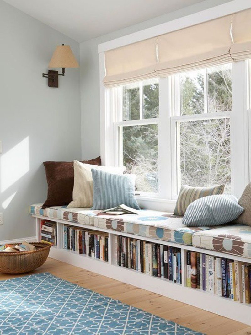 Ghế sofa cạnh cửa sổgóc nhỏ xính xắn cho không gian hiện đại